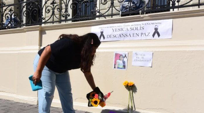 Prometen compensación de 200 mil dólares a familiares de mujer que murió de un disparo en centro de San Salvador