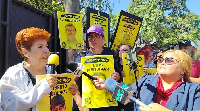 Exigen libertad para 11 veteranos de la tercera edad acusados de terrorismo En El Salvador.